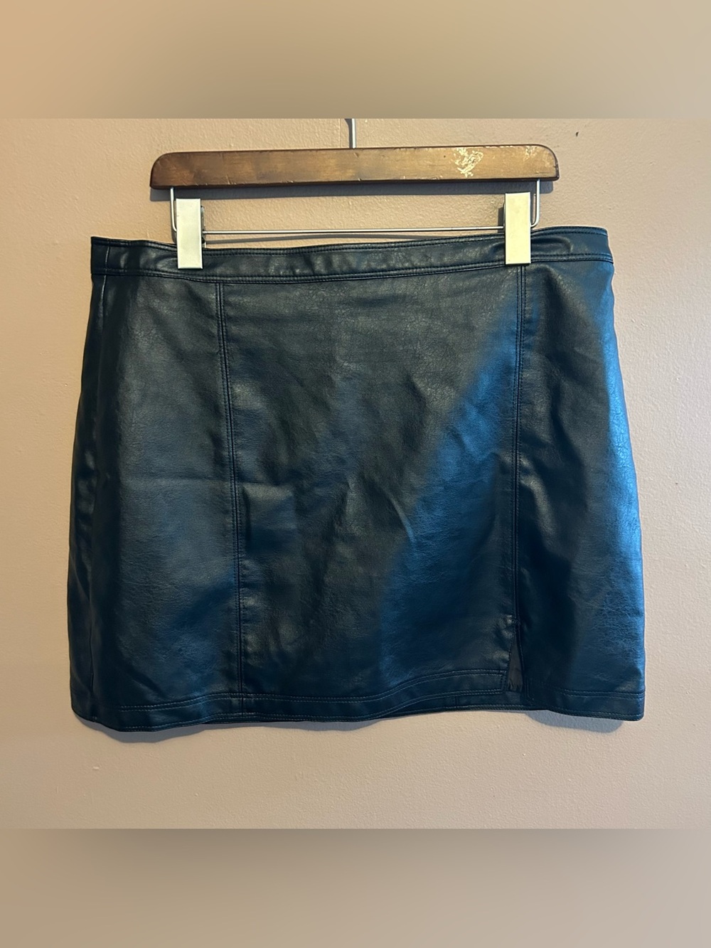 Abercrombie & Fitch XL Vegan Leather Skirt Women’s Black